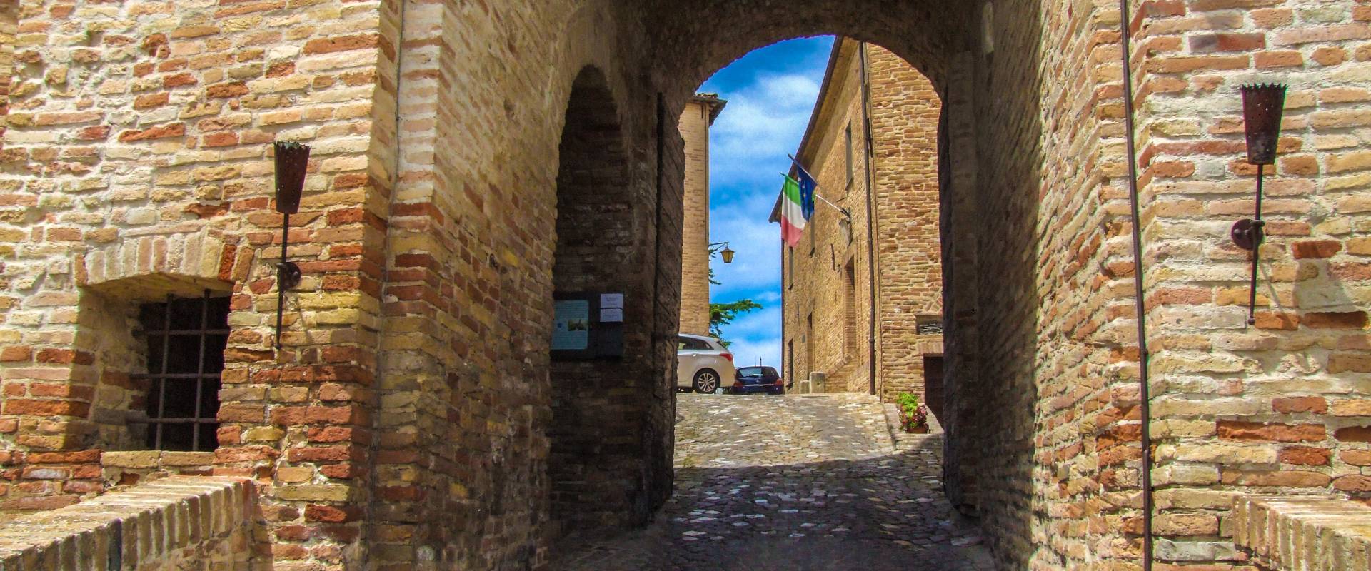 Porta del Castello - Montegridolfo 3 foto di Diego Baglieri